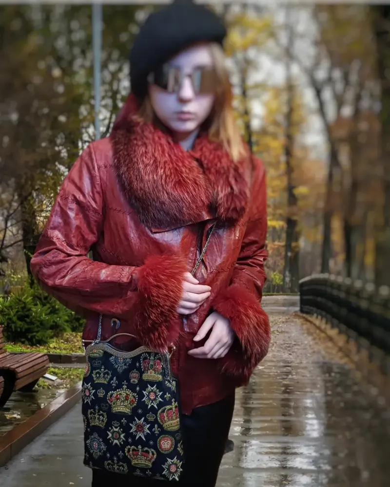 Сумка на фермуаре «Короны», чёрная