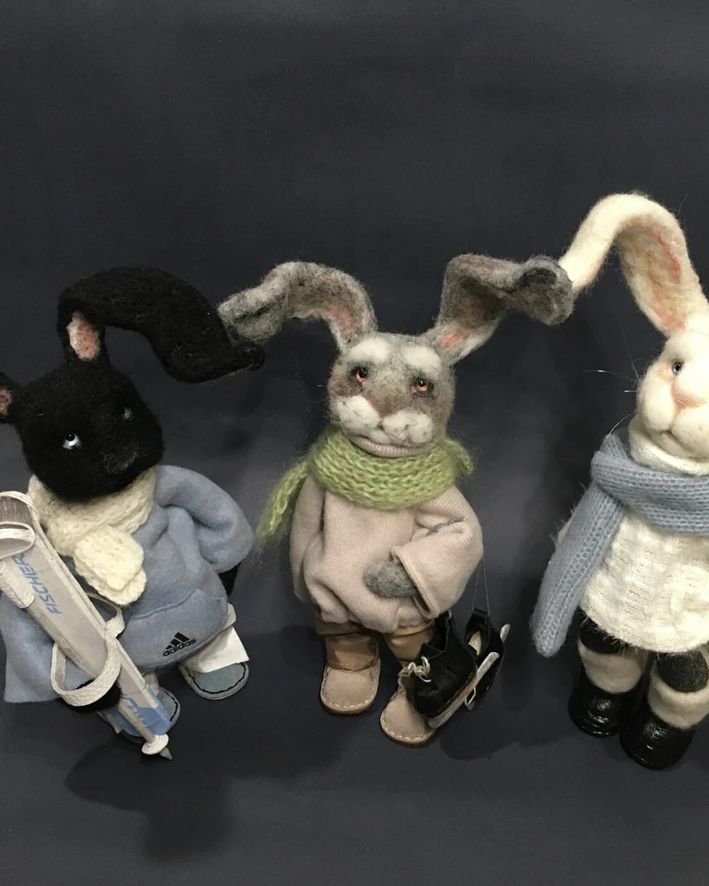 Заяц Василий. Игрушка из шерсти