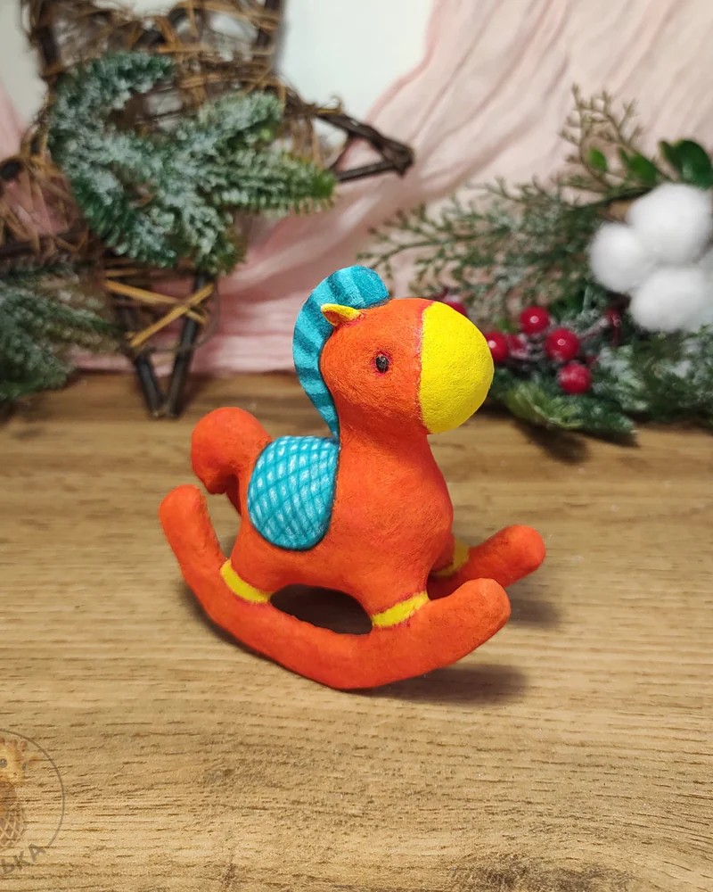 Ватная игрушка «Лошадка-качалка»