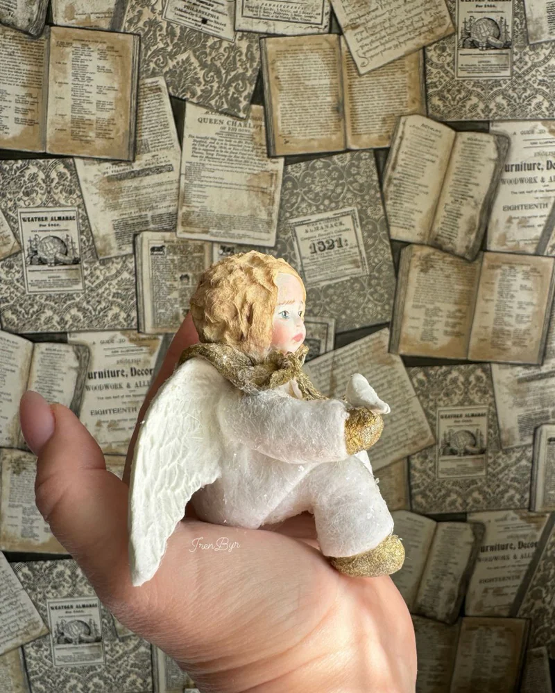 Маленький ангелок, родившийся в предпасхальные дни, обязательно принесёт вам добра, мира и божьей благодати