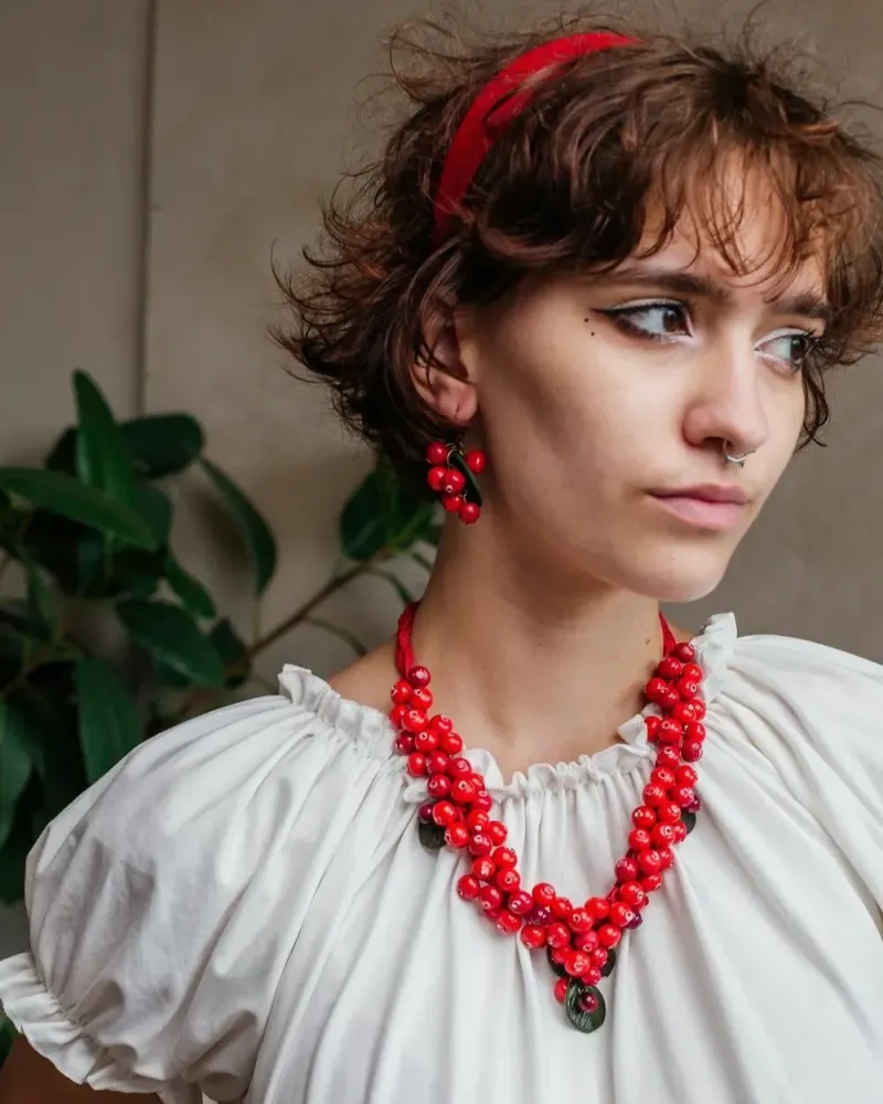 Комплект «Брусника»: колье и серьги из полимерной глины