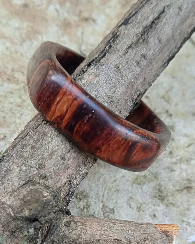 Семигранное кольцо из камбоджийского палисандра — Основной