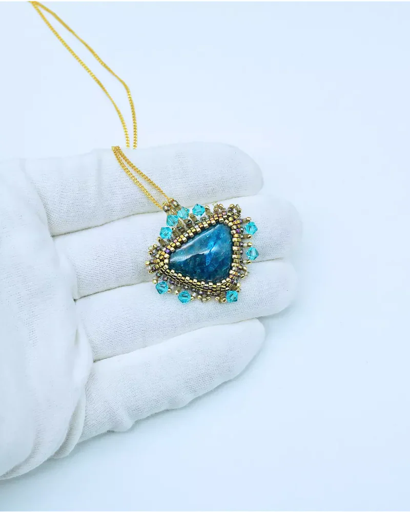 Подвеска ручной работы с бразильским апатитом и Swarovski