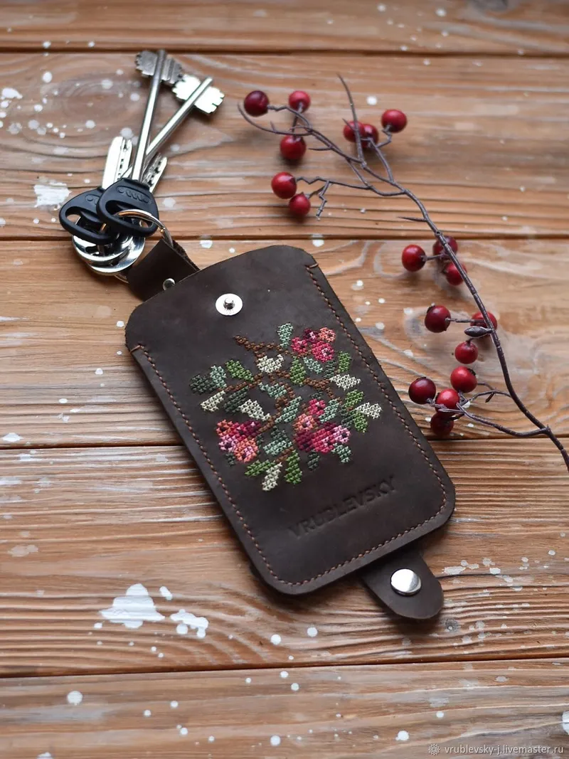Ключница/Чехол для ключей из кожи Christmas berries