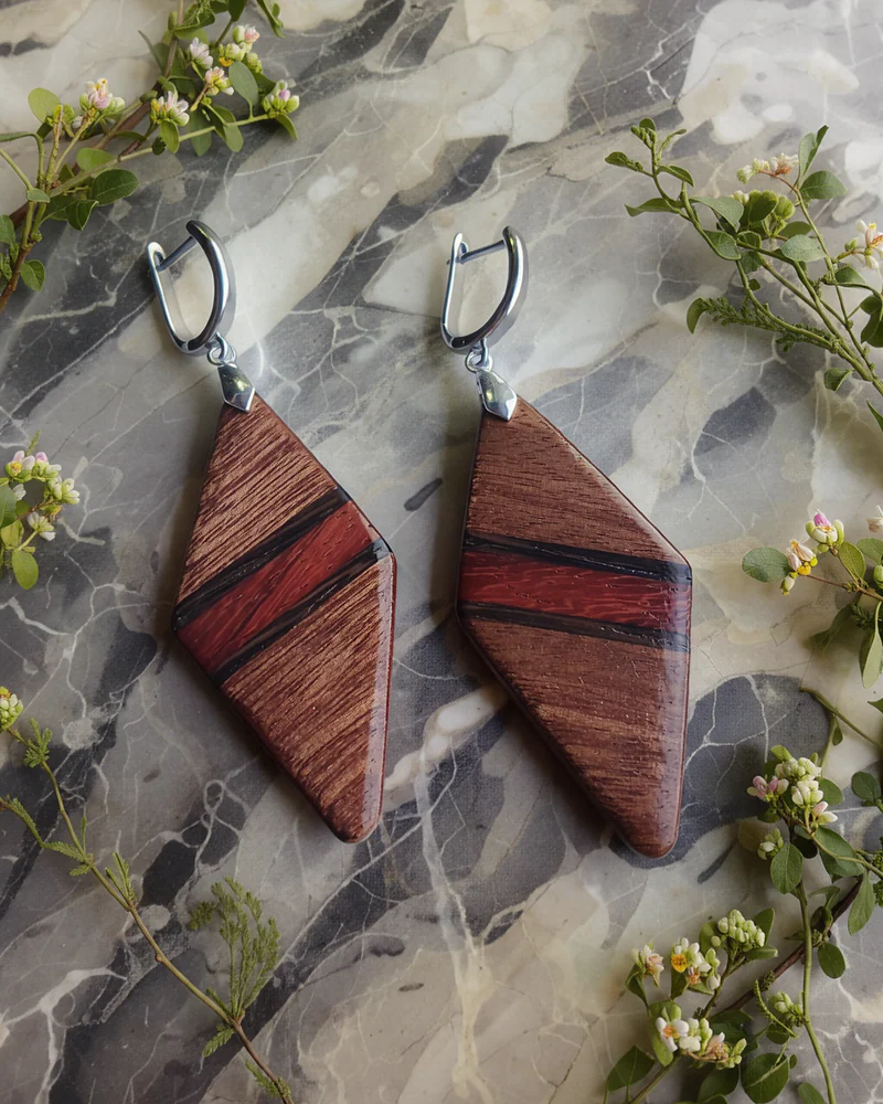 Серьги из Сапеле