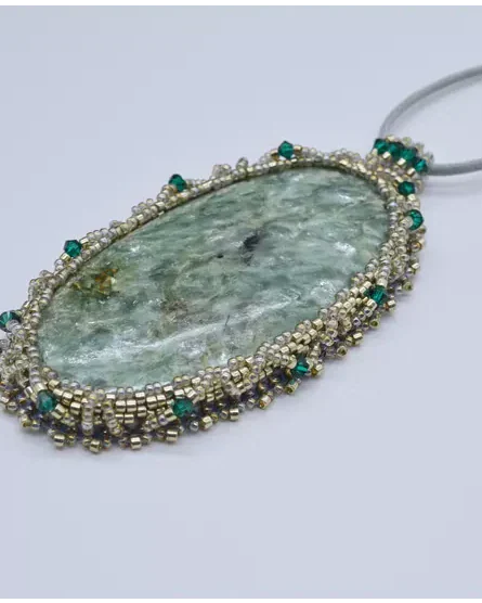 Авторский кулон с флюоритом и Swarovski