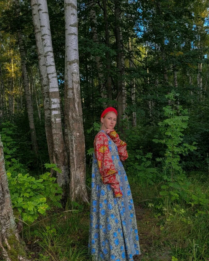 Костюм с сарафаном и долгорукавкой, разноцветный