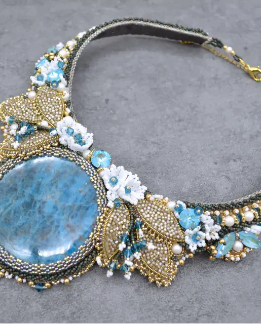 Авторское колье с бразильским апатитом и Swarovski