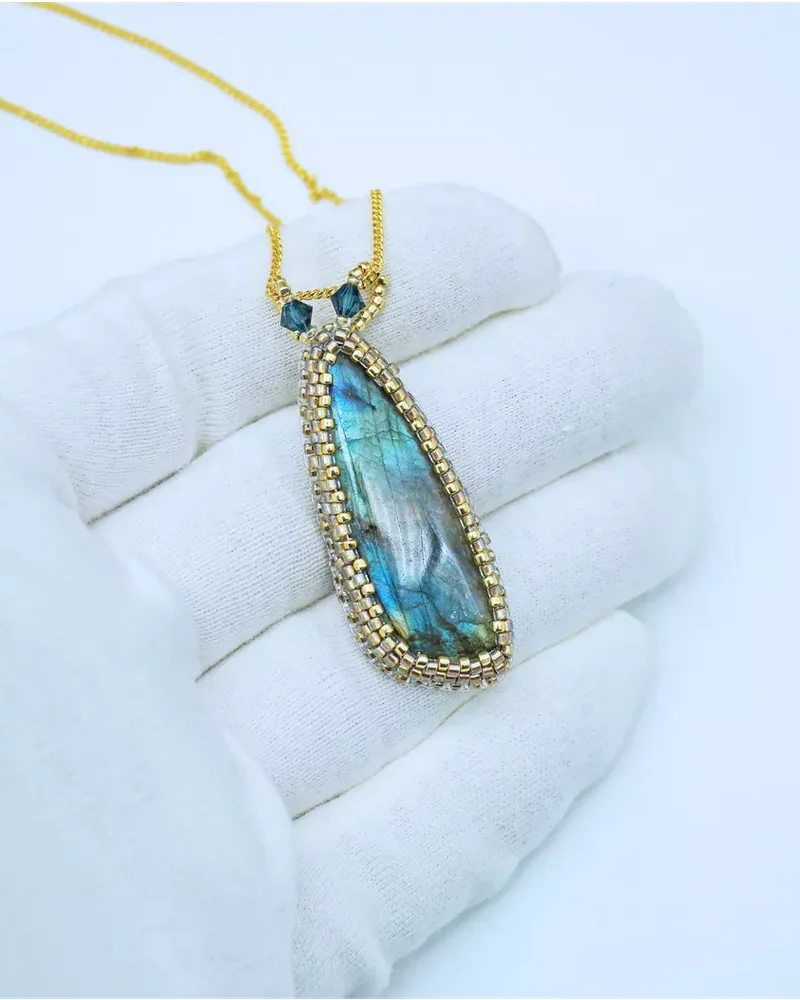 Подвеска ручной работы с лабрадором и Swarovski