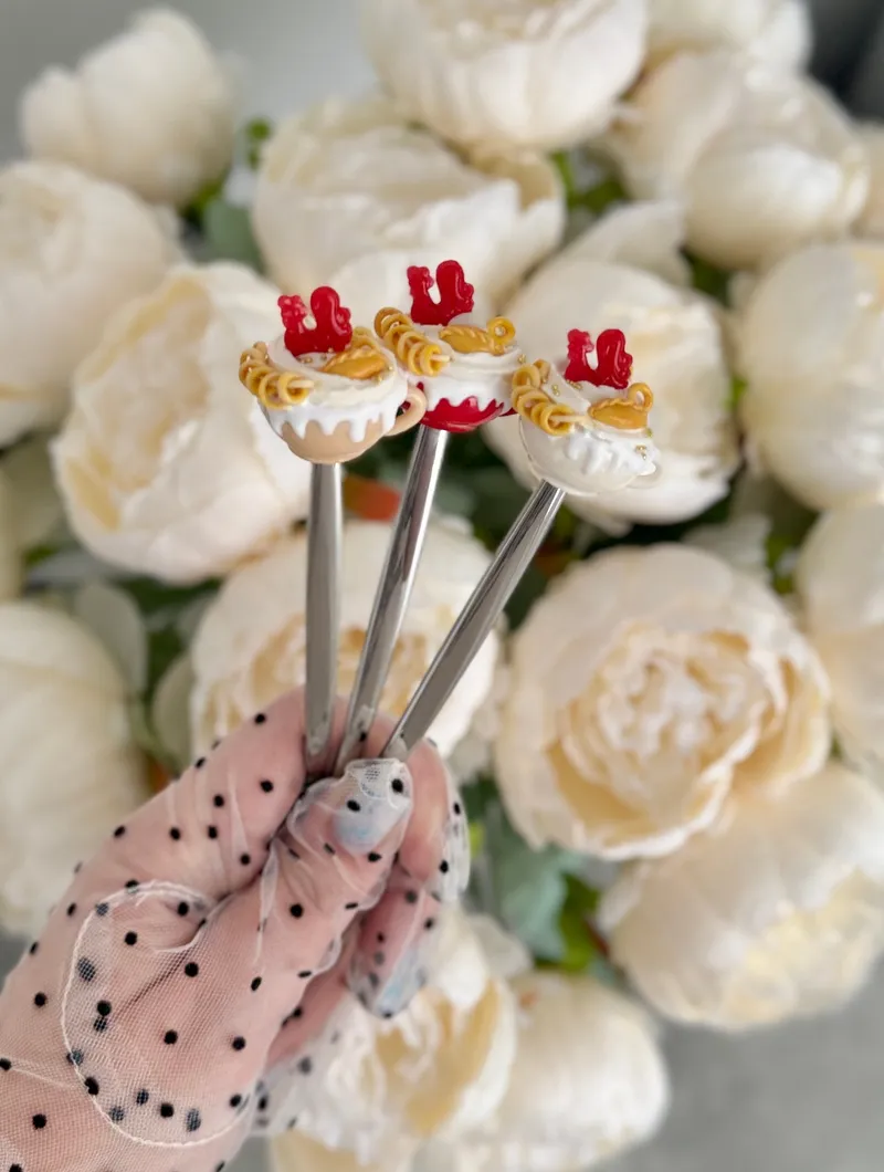 Чайная ложка с декором из полимерной глины