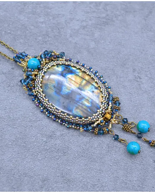 Кулон ручной работы с лабрадором и Swarovski