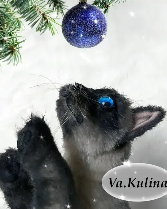 Реалистичная кошка Селия, тёмно-серая