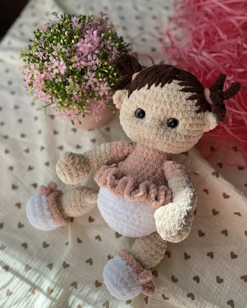 Вязаная кукла малышка амигуруми