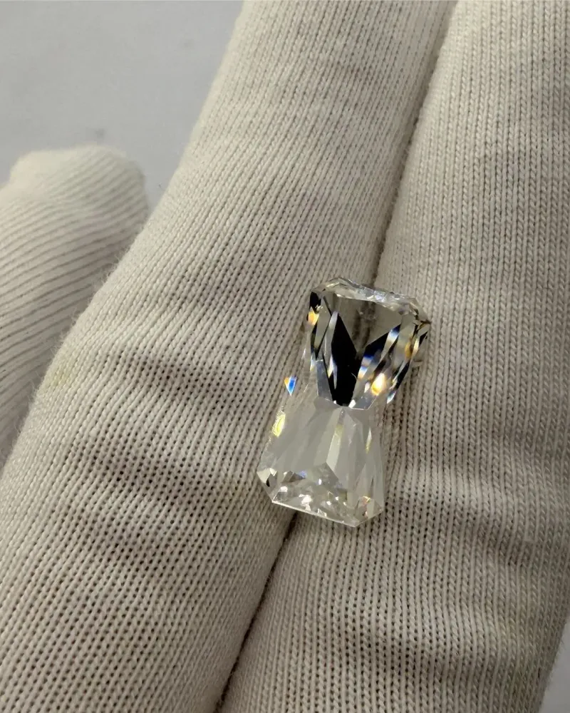null — 5,78 ct, 15 × 8 × 6 мм