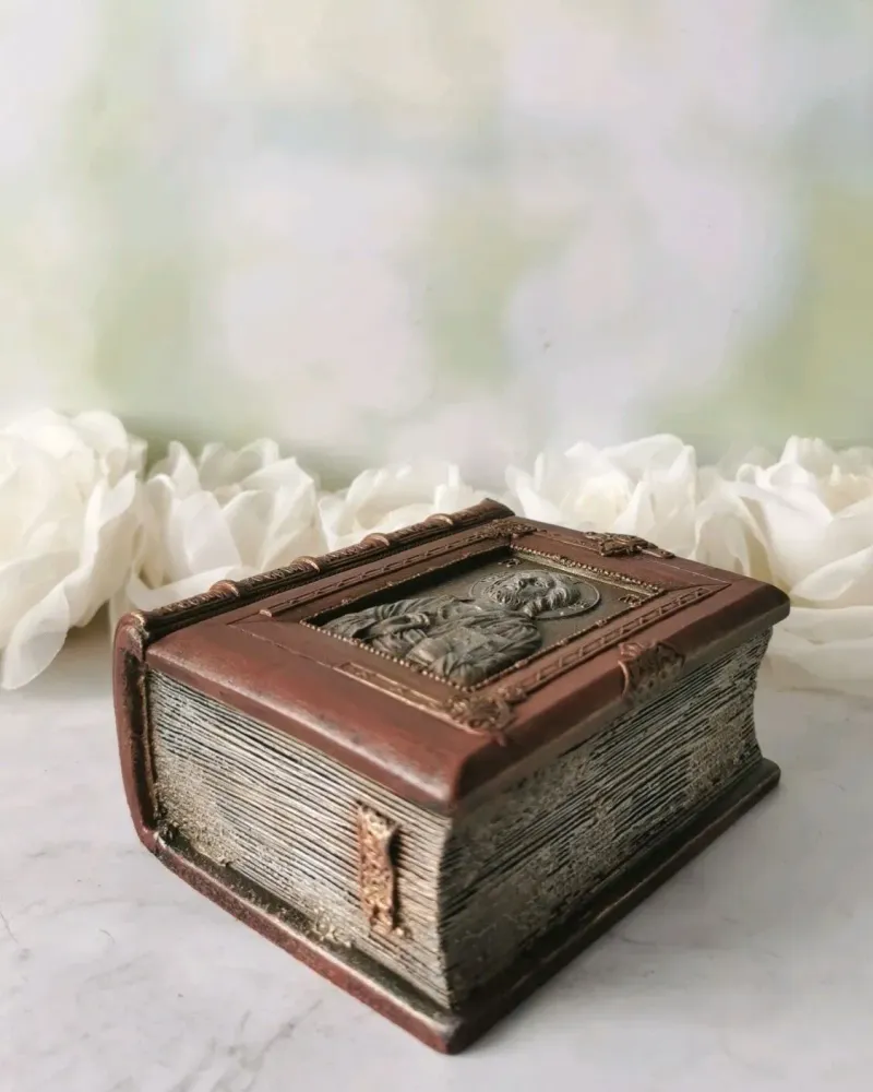 Шкатулка-книга «Библия»