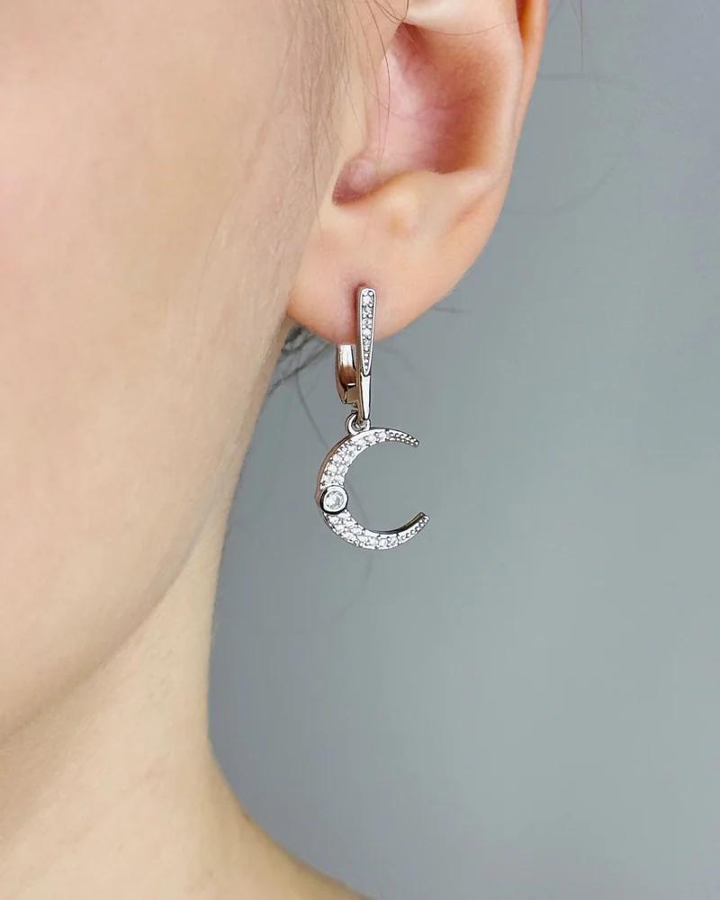 Серьги асимметричные «Солнце и месяц» с фианитами — Золото и серебро