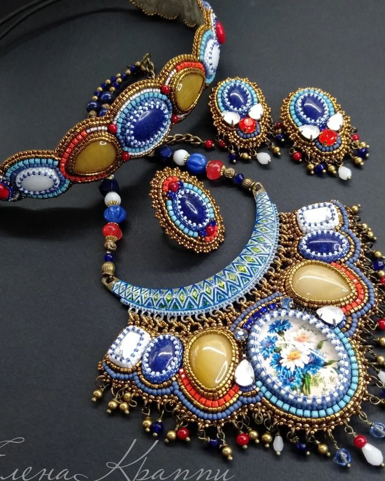 Клипсы в этническом стиле с лазуритом и кристаллами