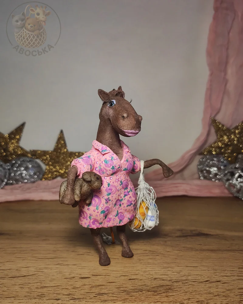 Ватная игрушка «Лошадь с авоськой»