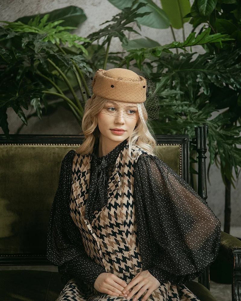 Шляпа таблетка песочная