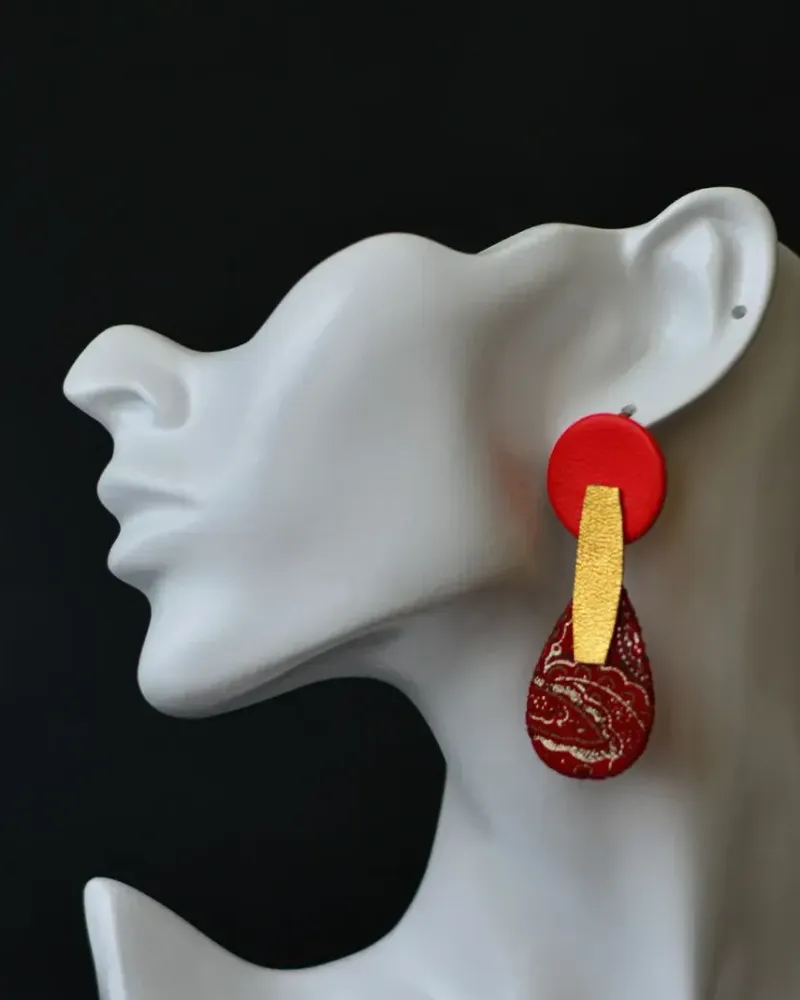 Серьги красные Княжна из кожи и замши русский стиль