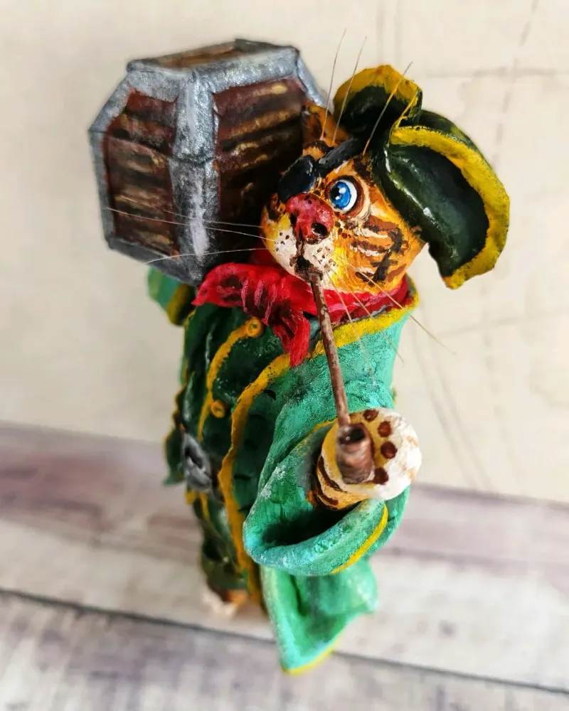 Ватная игрушка «Кот пират» — Высота 13 см