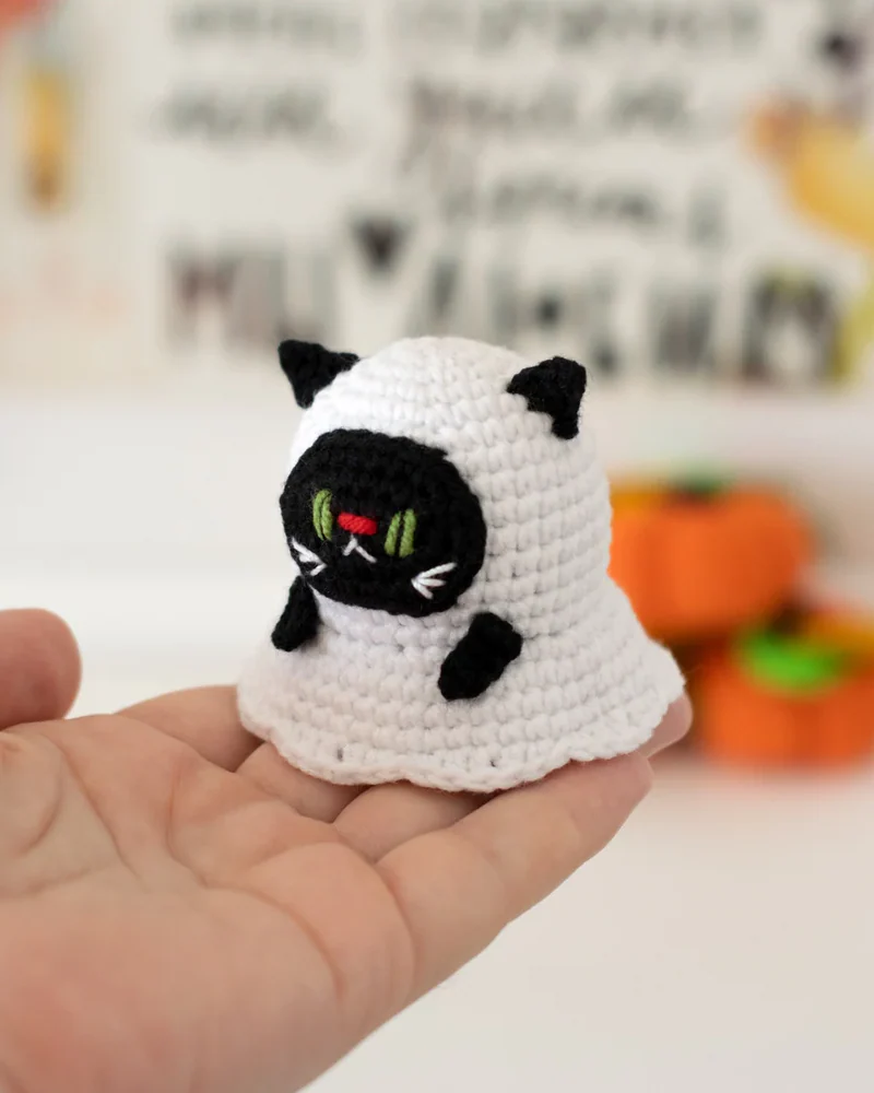 Кот приведение вязаная игрушка