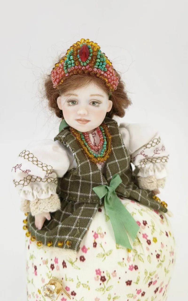Кукла-игольница фарфоровая в русском костюме, 18 см