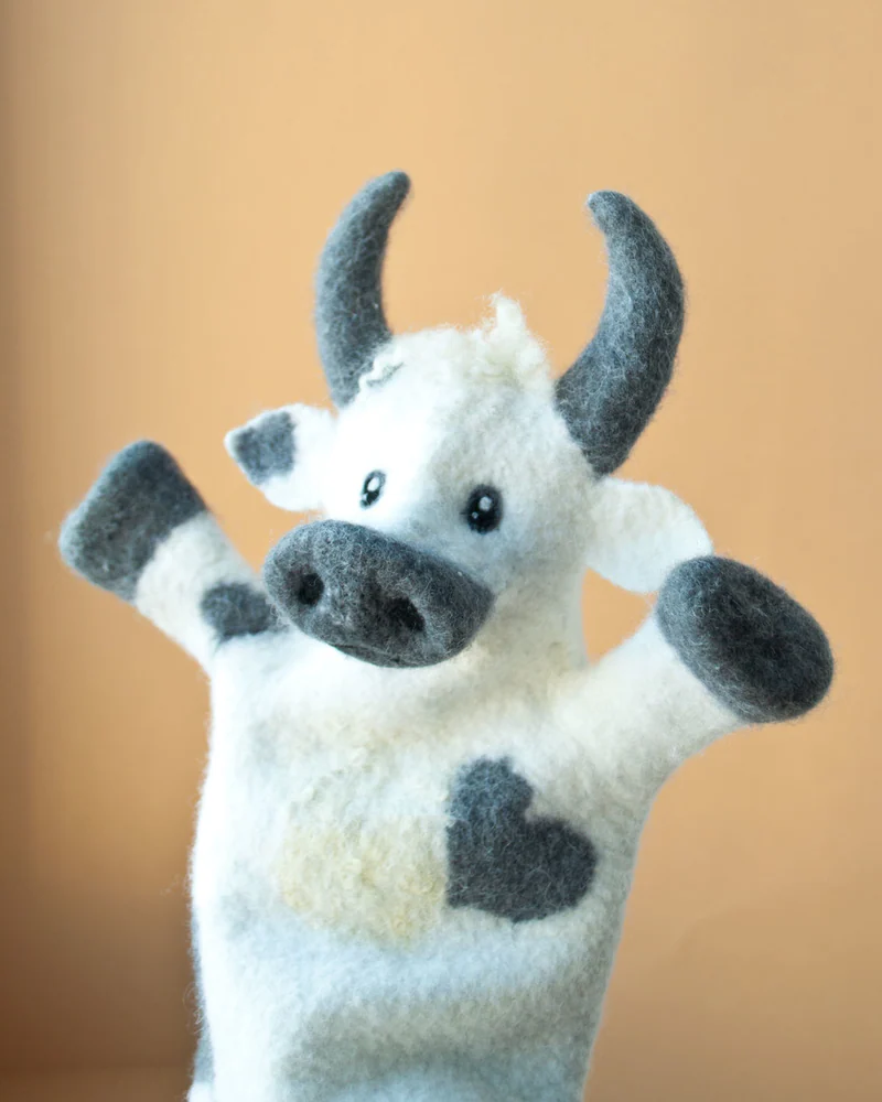 "Бычок" игрушка валяная бибабо