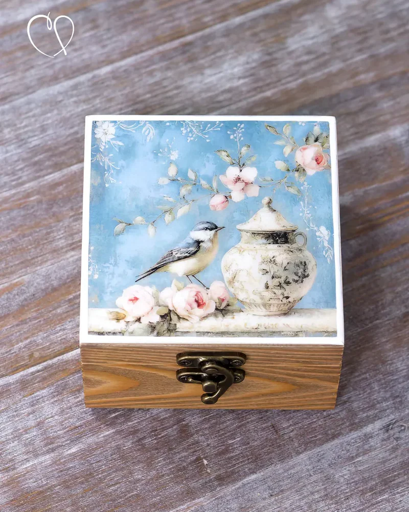 Шкатулка деревянная с рисунком, 10 × 10 × 7 см — Птички 09