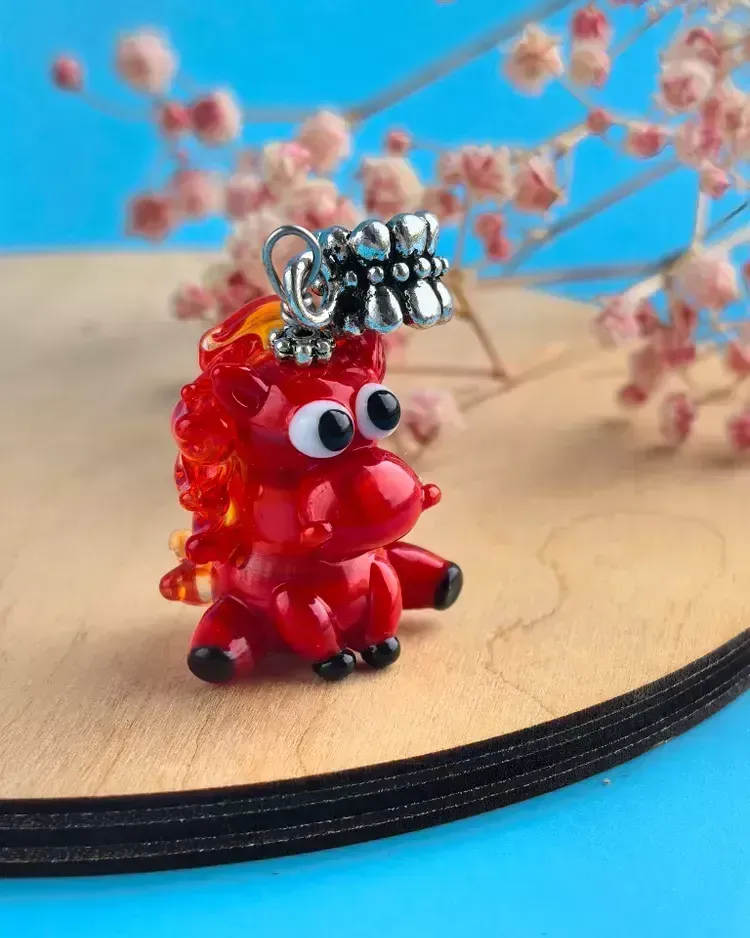 Ёлочная игрушка стеклянная лошадка подвеска красная Лошадь — Высота 20 мм