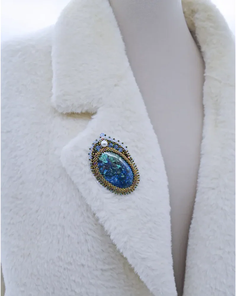 Брошь ручной работы с азурмалахитом и Swarovski