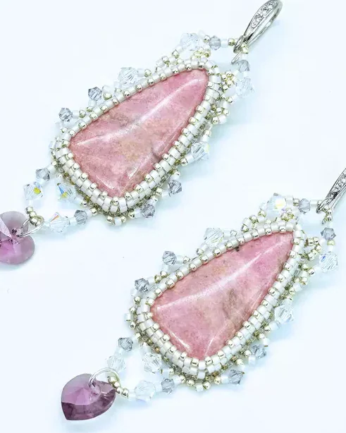 Авторские серьги с родонитом и Swarovski