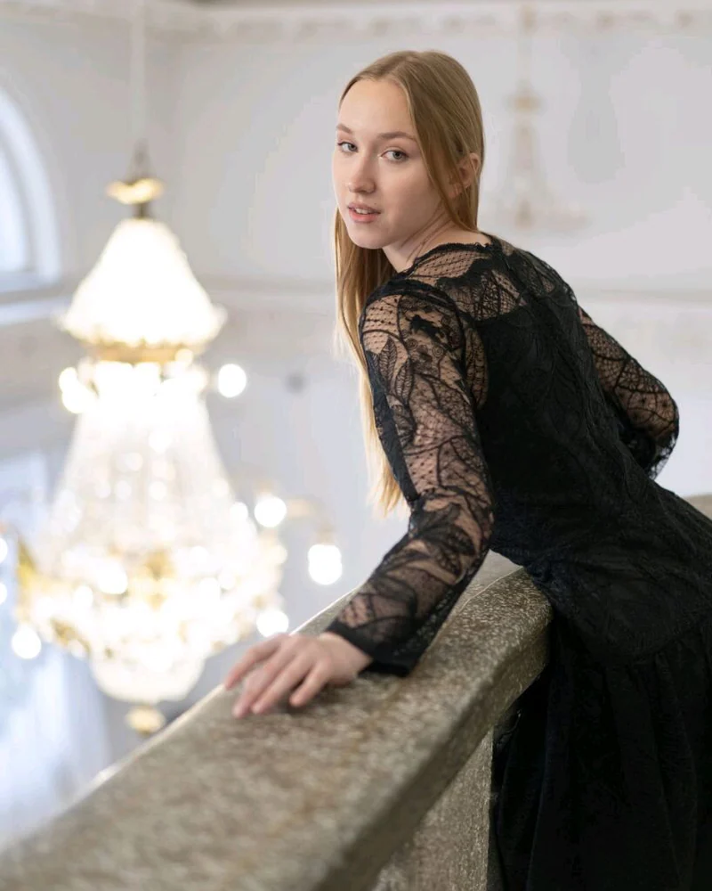 Кружевное платье Черная ночь, вышивка на сетке