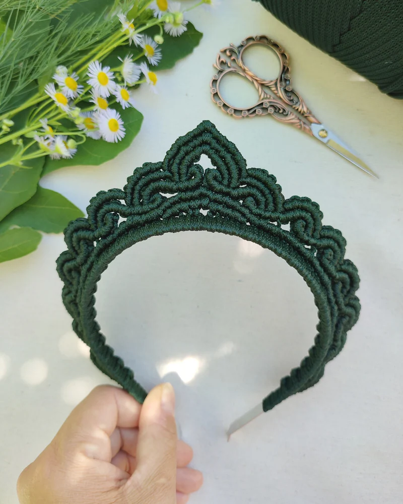 Зелёный Кокошник макраме "Леля" тёмно-зелёного цвета