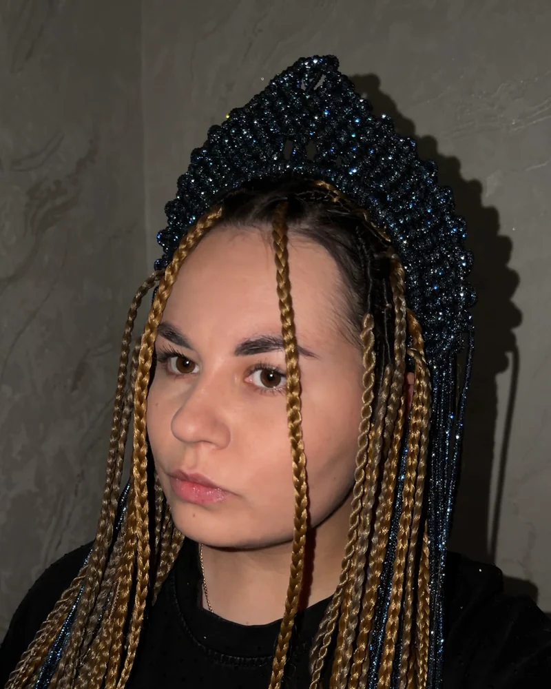 Кокошник блестящий