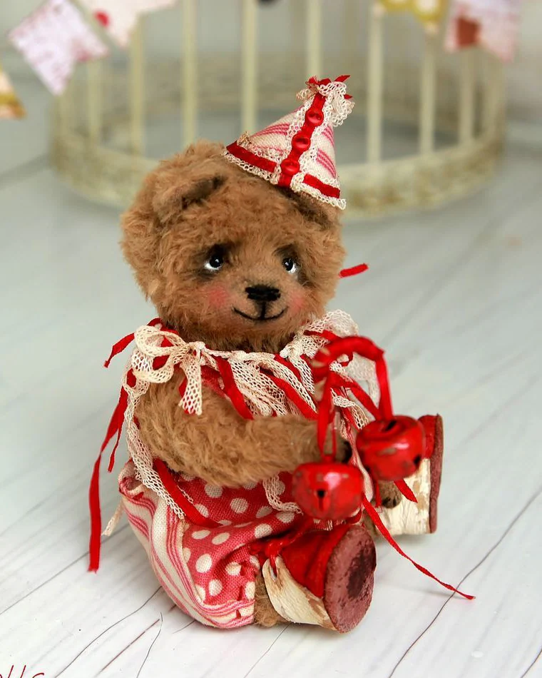 Funny Bear — красный