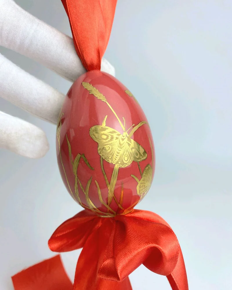 Яйцо пасхальное фарфоровое