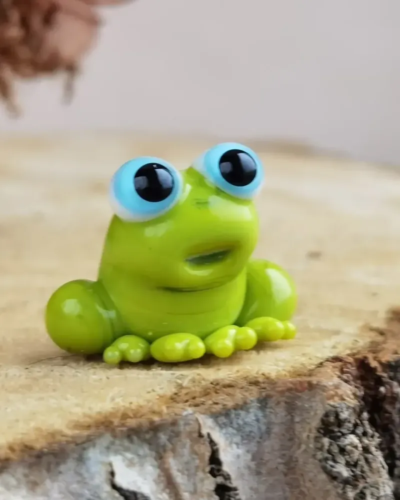Стеклянная фигурка «Лягушка» — Салатовая
