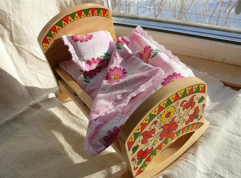 Кроватка для куклы «Райская птичка»