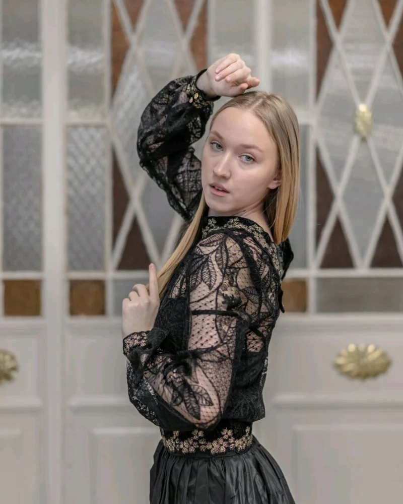 Кружевная блуза с бархатом ришелье, материалы Италия