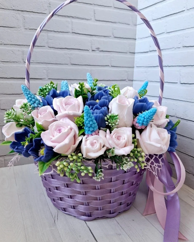 Букет из мыла в корзине