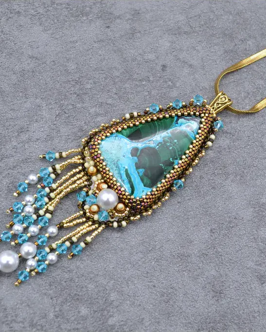 Кулон ручной работы с хризоколлой и Swarovski