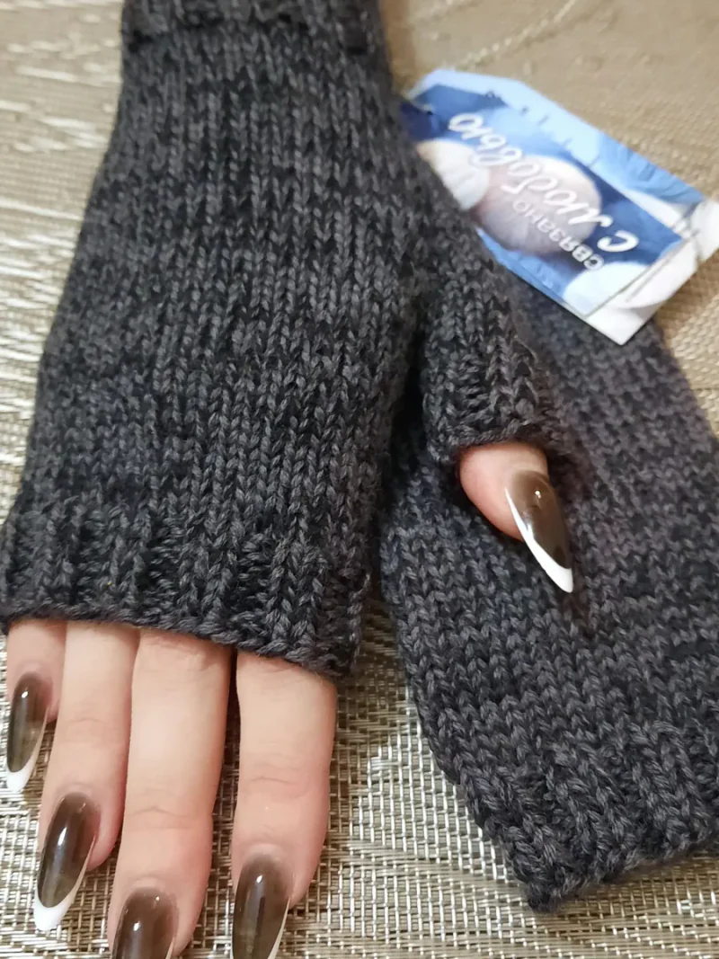 Тёплые вязаные митенки