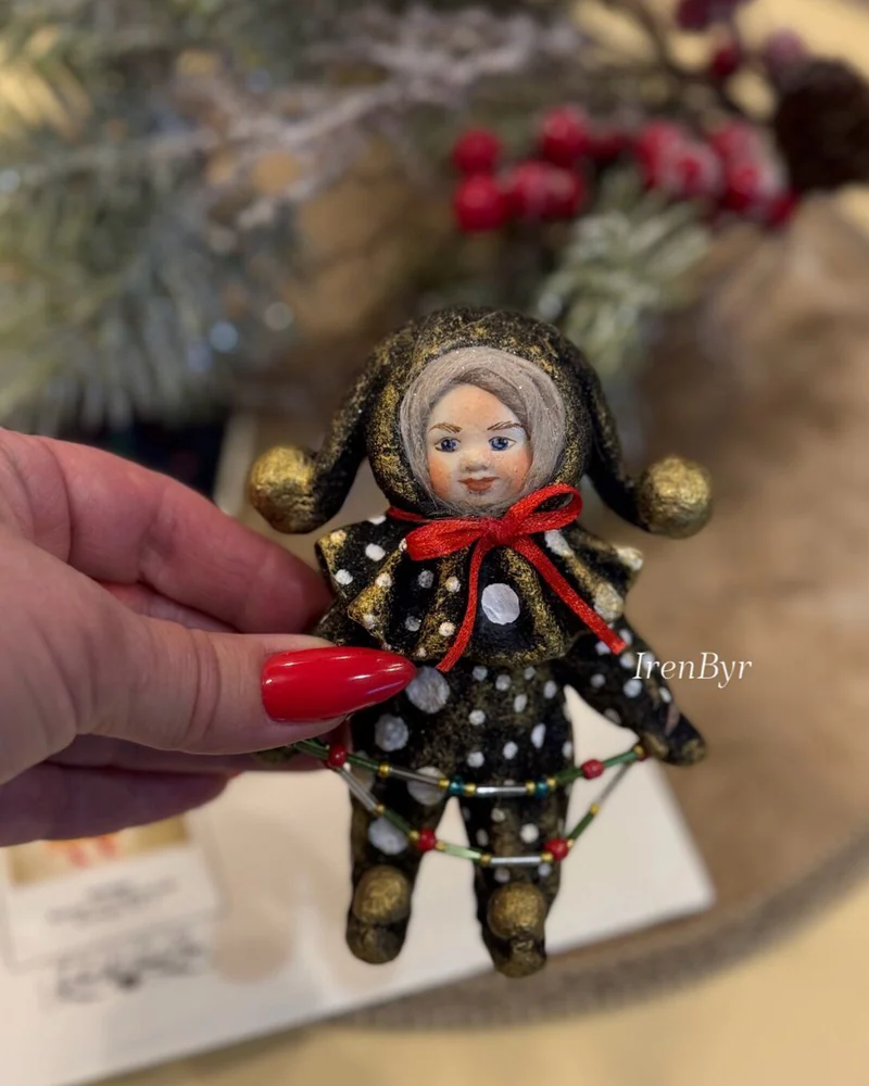 Ватная игрушка на елку Арлекин