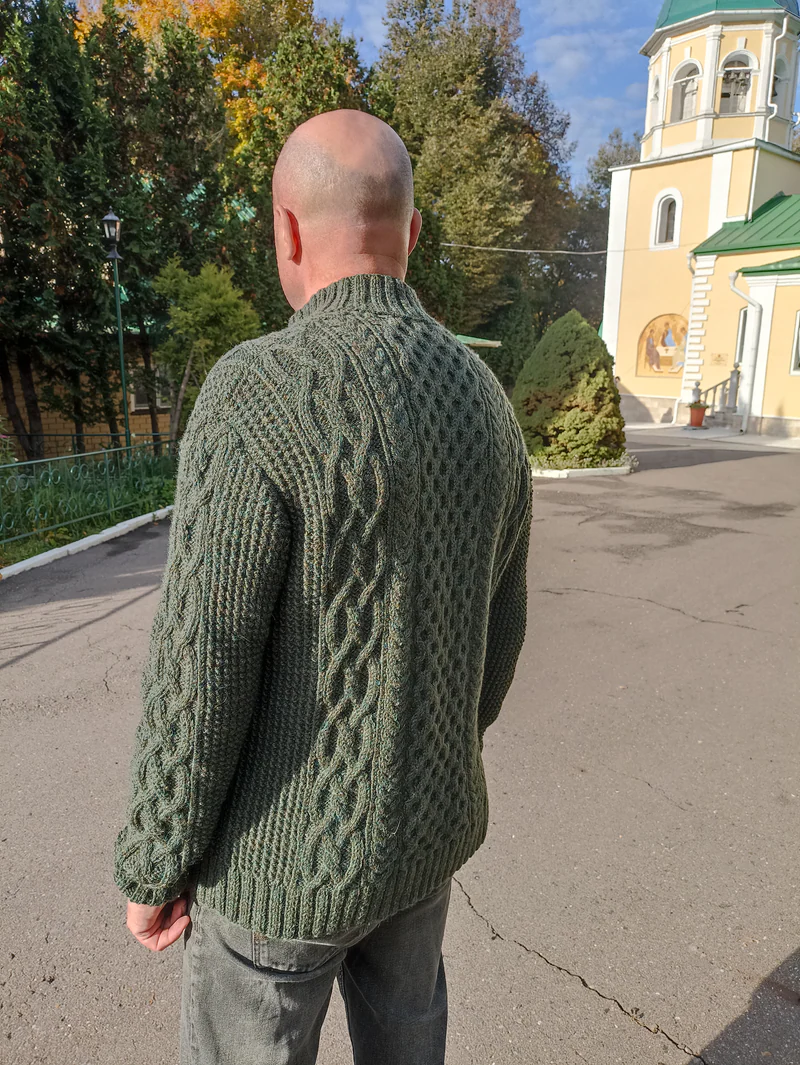 Мужской свитер из перуанского мериноса с альпакой на молнии.