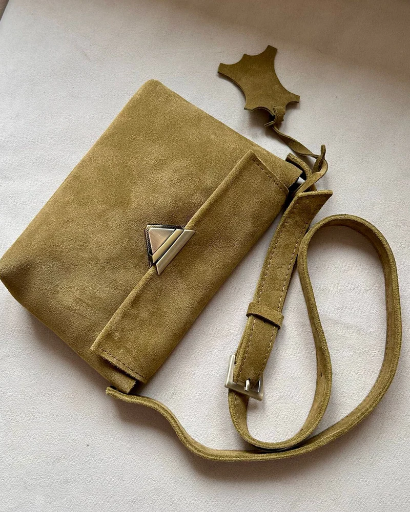 Мягкая сумочка из натуральной замши, 20 × 15 см — Замша, оливковый, 20 × 15