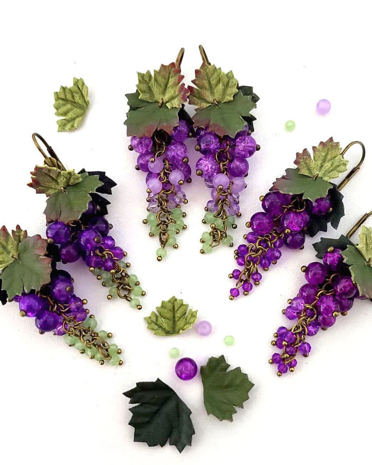 Серьги из кожи и бусин Виноград (лайт) фиолетовый лиловый зеленый