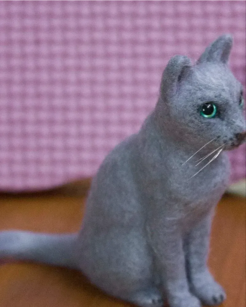 Кошка голубая, валяная фигурка — Основной