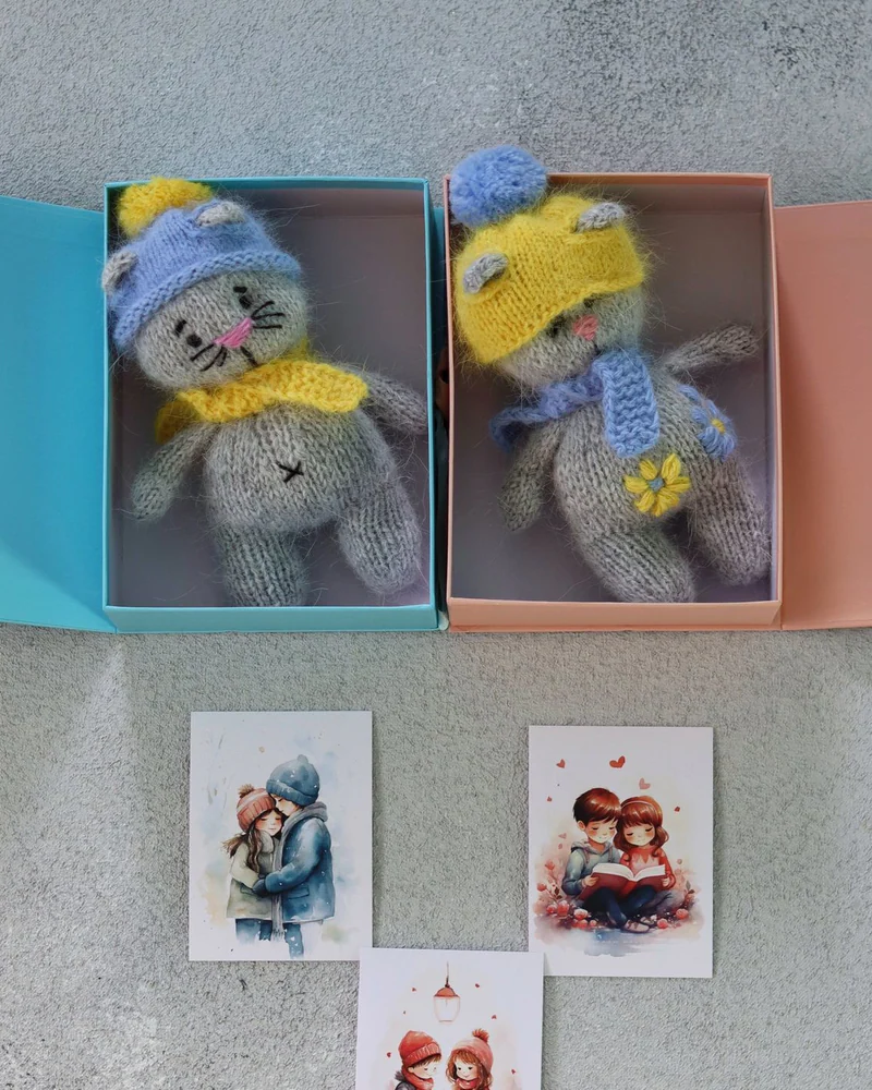 Мартовские коты, Парные вязаные игрушки кот и кошка
