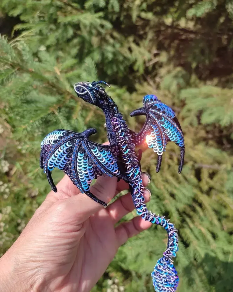 Брошь «Rainbow Dragon» (Радужный дракон) — Основной